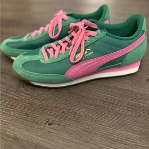 Puma Green and Pink Easy Rider Sneakers